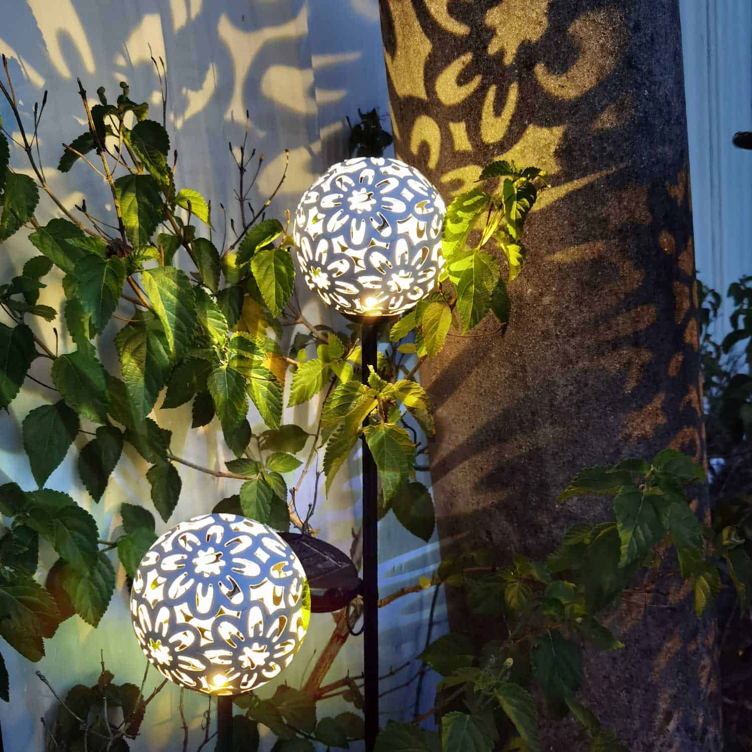 Solcellslampa Pinne "Vit Blomkula"